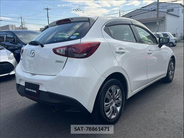 Mazda DEMIO 2017-07 8207339-7