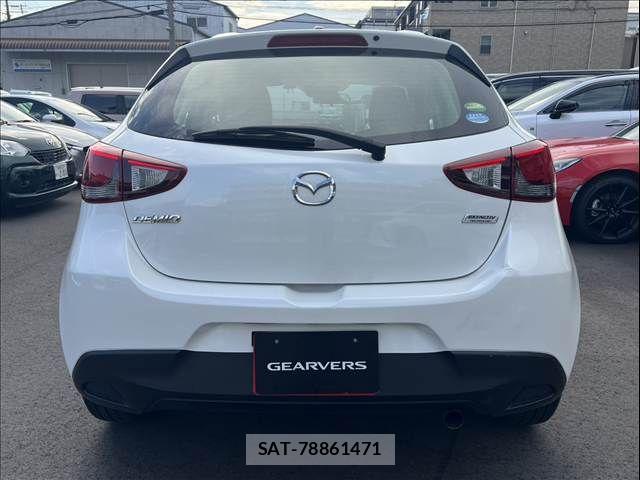 Mazda DEMIO 2017-07 8207339-8