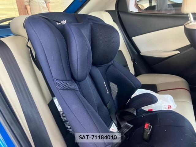 Mazda DEMIO 2015-01 8229576-11