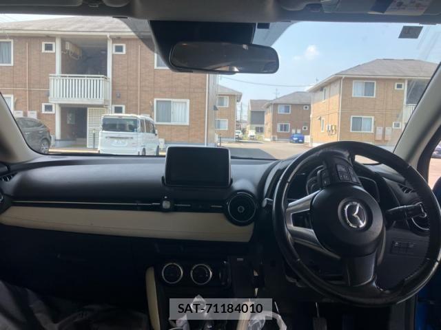 Mazda DEMIO 2015-01 8229576-12