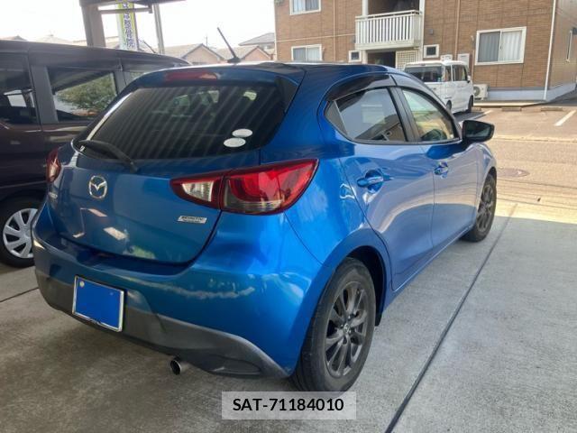Mazda DEMIO 2015-01 8229576-7
