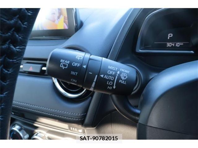 Mazda DEMIO 2018-10 8229567-27