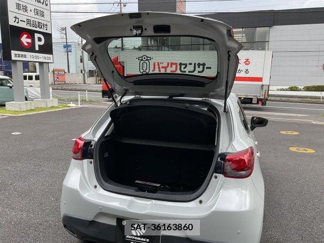 Mazda DEMIO 2018-01 8229566-13