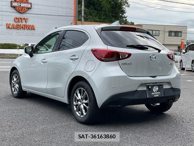 Mazda DEMIO 2018-01 8229566-17