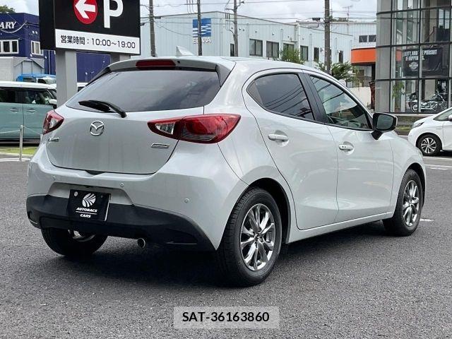 Mazda DEMIO 2018-01 8229566-2