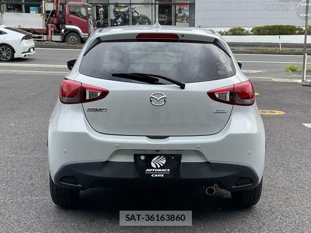 Mazda DEMIO 2018-01 8229566-4