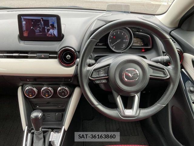Mazda DEMIO 2018-01 8229566-7