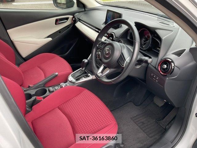 Mazda DEMIO 2018-01 8229566-8