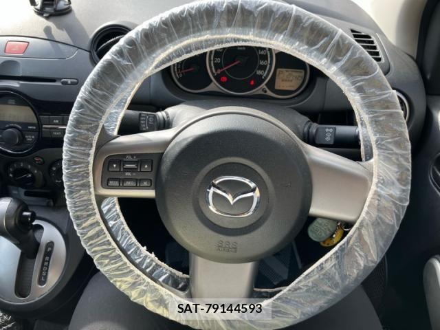 Mazda DEMIO 2013-09 8229586-13