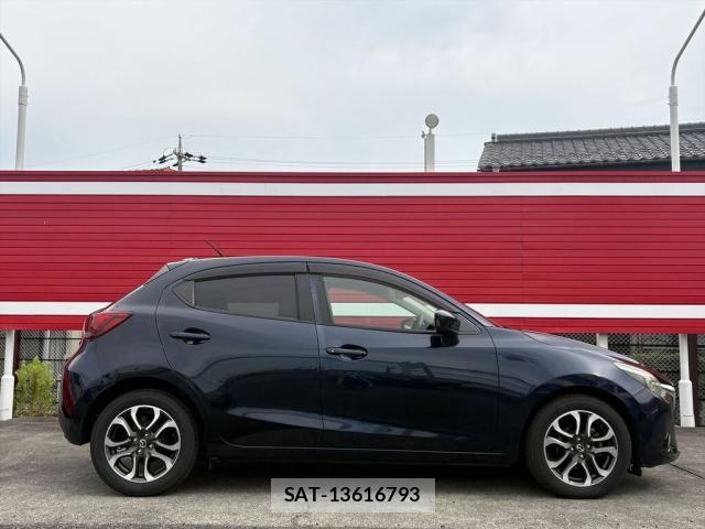 Mazda DEMIO 2014-12 8229571-3