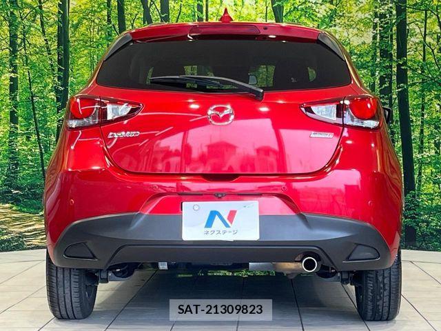 Mazda DEMIO 2017-09 8245074-14
