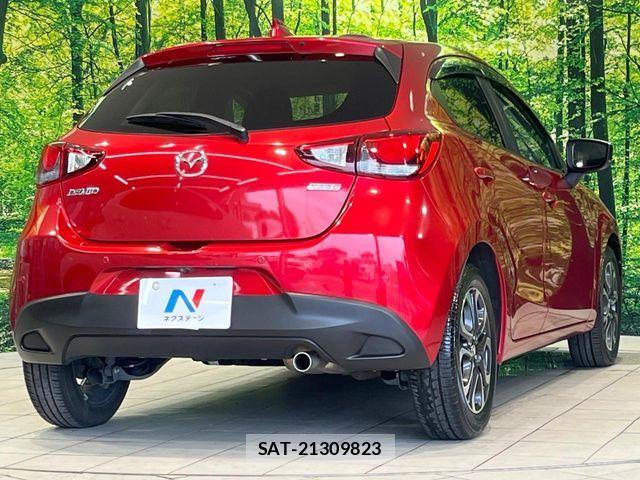 Mazda DEMIO 2017-09 8245074-16