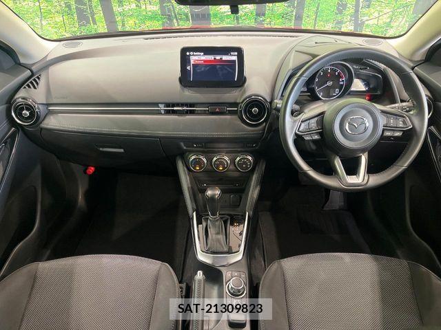 Mazda DEMIO 2017-09 8245074-1
