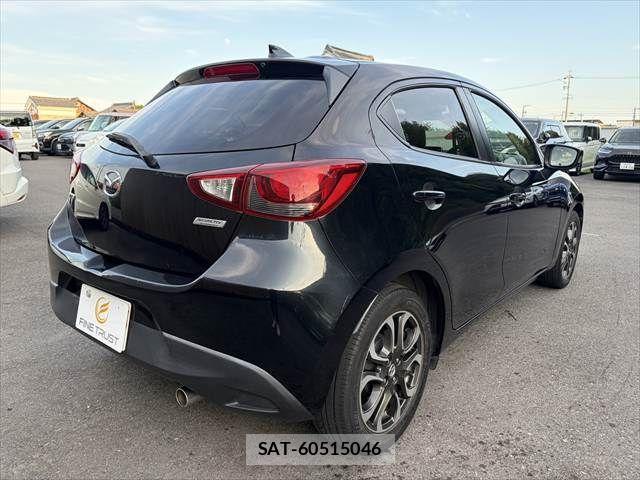 Mazda DEMIO 2016-03 8245077-15