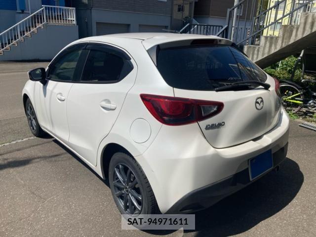 Mazda DEMIO 2015-06 8245079-1