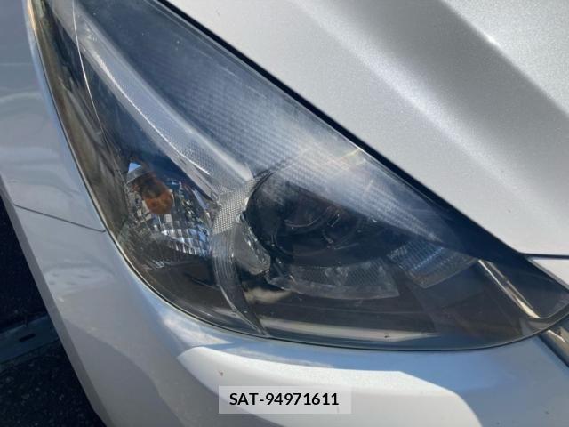 Mazda DEMIO 2015-06 8245079-5