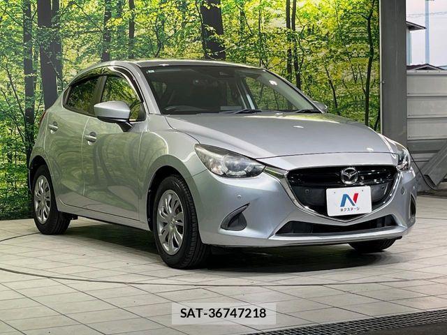 Mazda DEMIO 2018-04 8245075-15