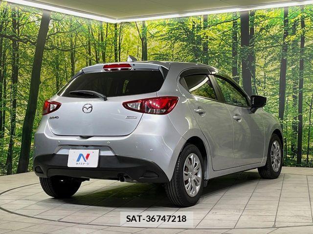 Mazda DEMIO 2018-04 8245075-16