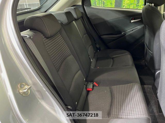 Mazda DEMIO 2018-04 8245075-8