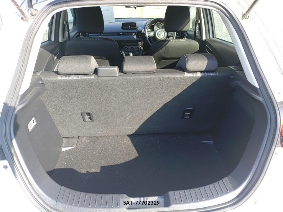 Mazda DEMIO 2019-07 8266528-14