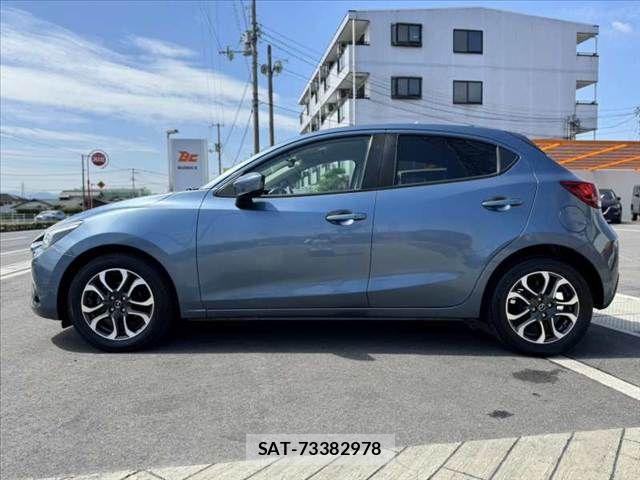 Mazda DEMIO 2016-06 8314249-10