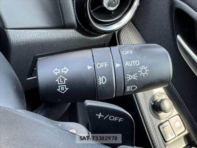 Mazda DEMIO 2016-06 8314249-5