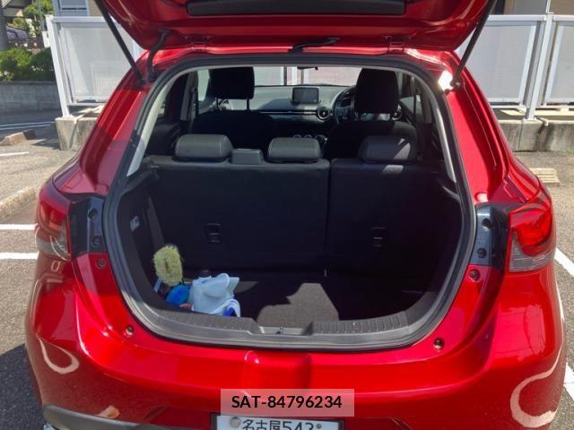 Mazda DEMIO 2015-11 8314259-12