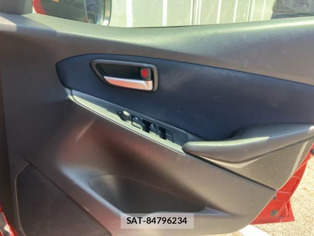 Mazda DEMIO 2015-11 8314259-13