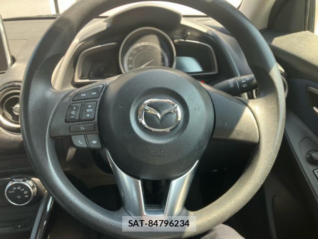 Mazda DEMIO 2015-11 8314259-15