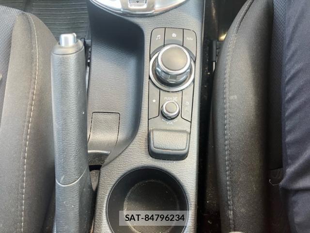 Mazda DEMIO 2015-11 8314259-17