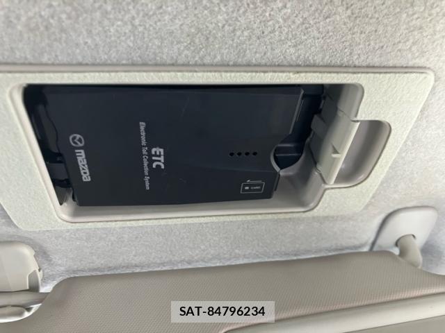 Mazda DEMIO 2015-11 8314259-21