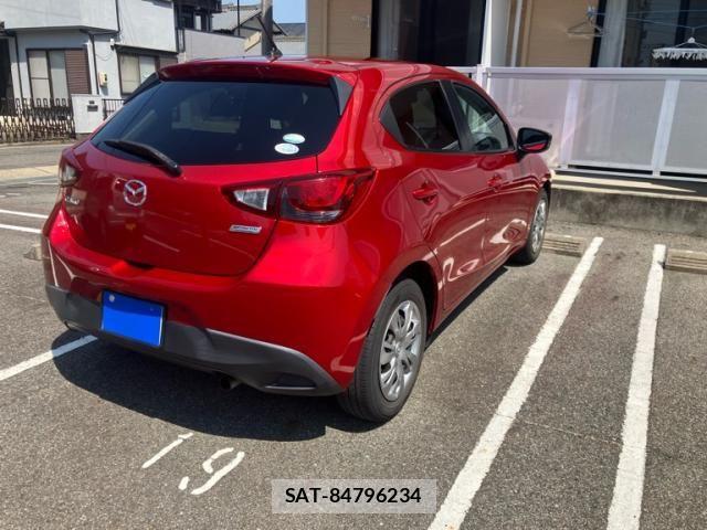 Mazda DEMIO 2015-11 8314259-7