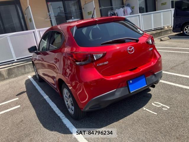 Mazda DEMIO 2015-11 8314259-8