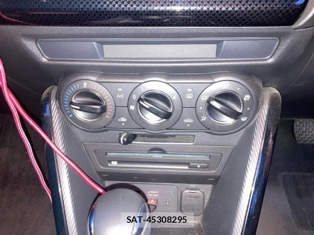 Mazda DEMIO 2018-02 8314258-9