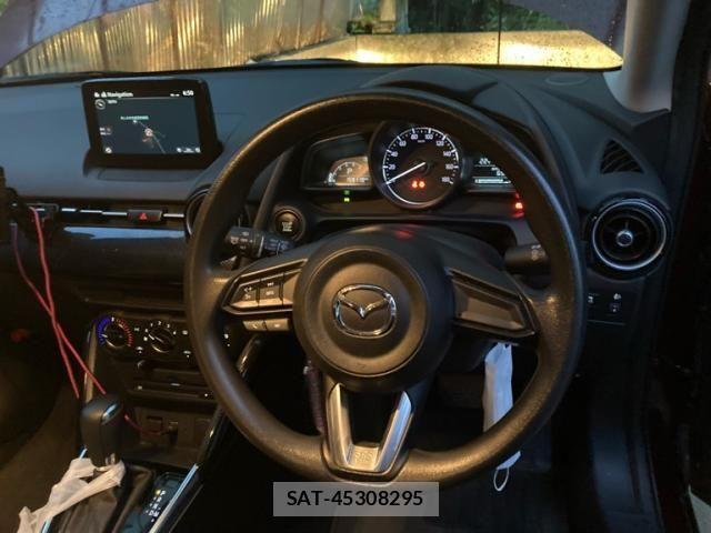 Mazda DEMIO 2018-02 8314258-13