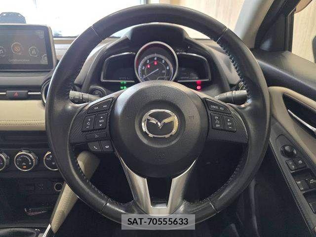 Mazda DEMIO 2015-11 8314253-11