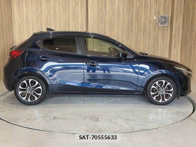 Mazda DEMIO 2015-11 8314253-17