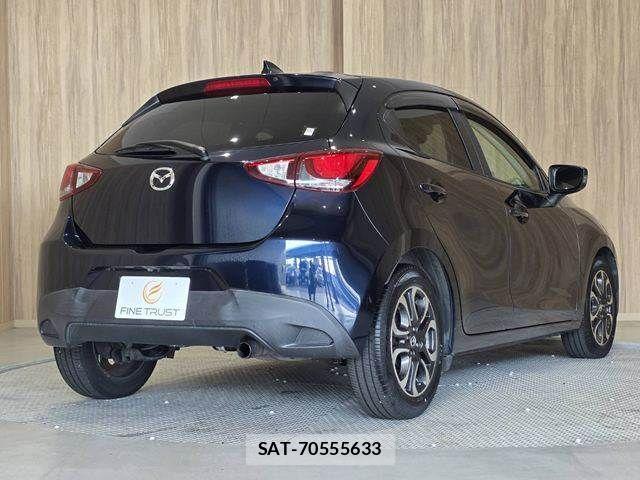Mazda DEMIO 2015-11 8314253-18