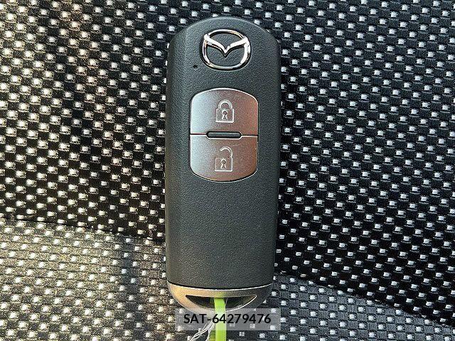 Mazda DEMIO 2017-09 8314246-23