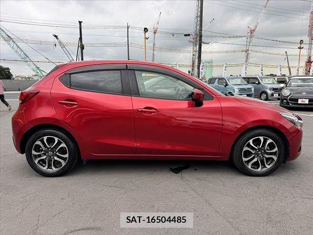 Mazda DEMIO 2015-05 8314252-11