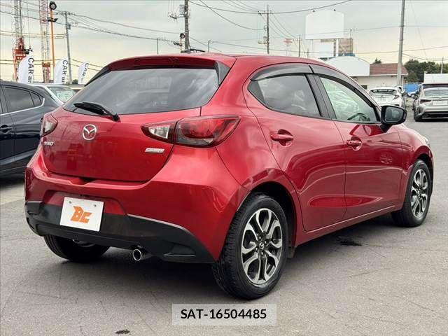Mazda DEMIO 2015-05 8314252-14