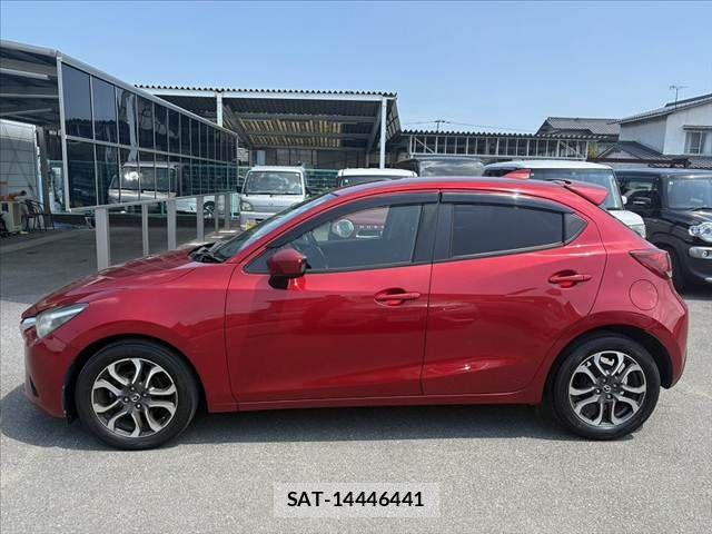Mazda DEMIO 2016-05 8314254-11