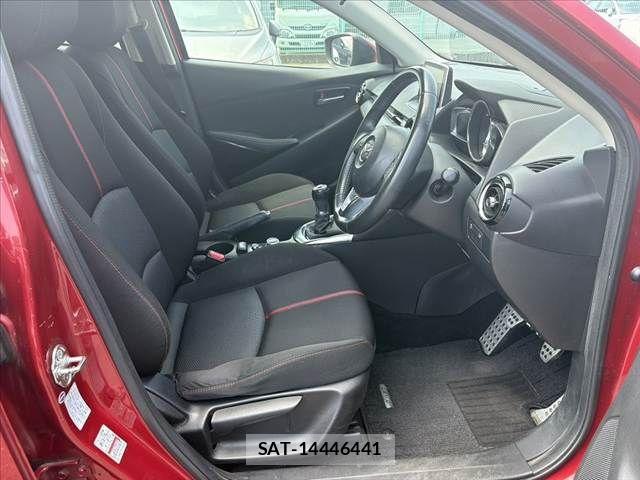 Mazda DEMIO 2016-05 8314254-16