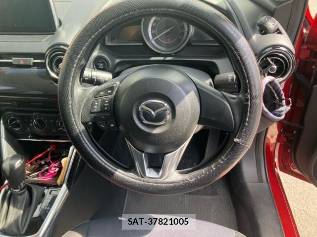 Mazda DEMIO 2016-04 8335627-16
