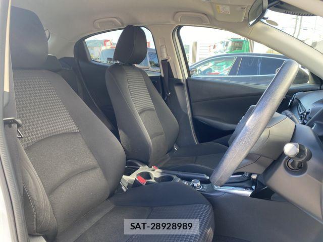 Mazda DEMIO 2017-02 8335621-10