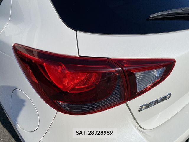Mazda DEMIO 2017-02 8335621-23