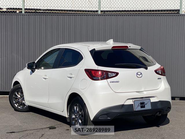 Mazda DEMIO 2017-02 8335621-2