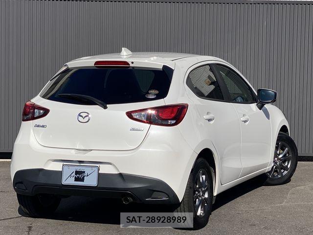 Mazda DEMIO 2017-02 8335621-6