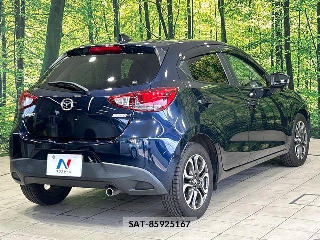 Mazda DEMIO 2016-02 8335622-16