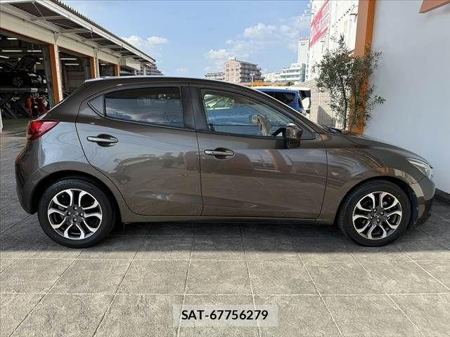 Mazda DEMIO 2018-02 8335619-11